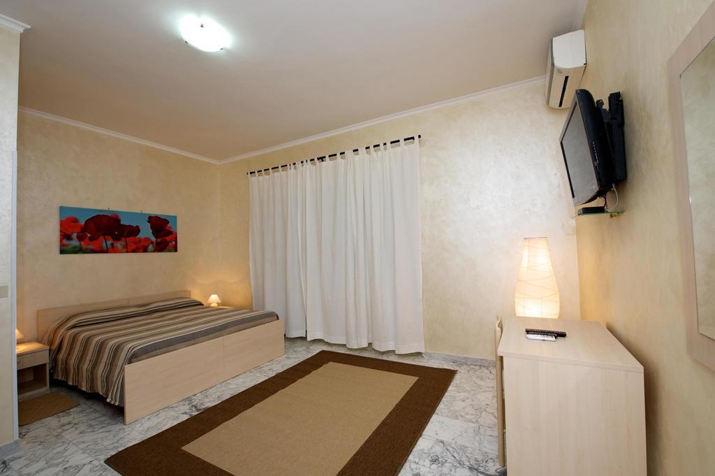 Guesthouse Holiday And Rzym Zewnętrze zdjęcie